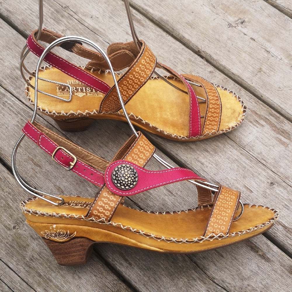 L'Artiste by Spring Step strappy sandals